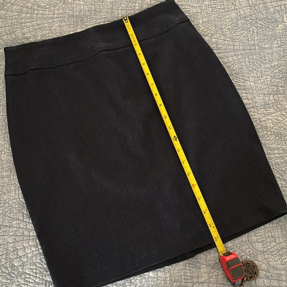 Stretch “Denim” Skirt. Size 8 - Picture 7 of 8